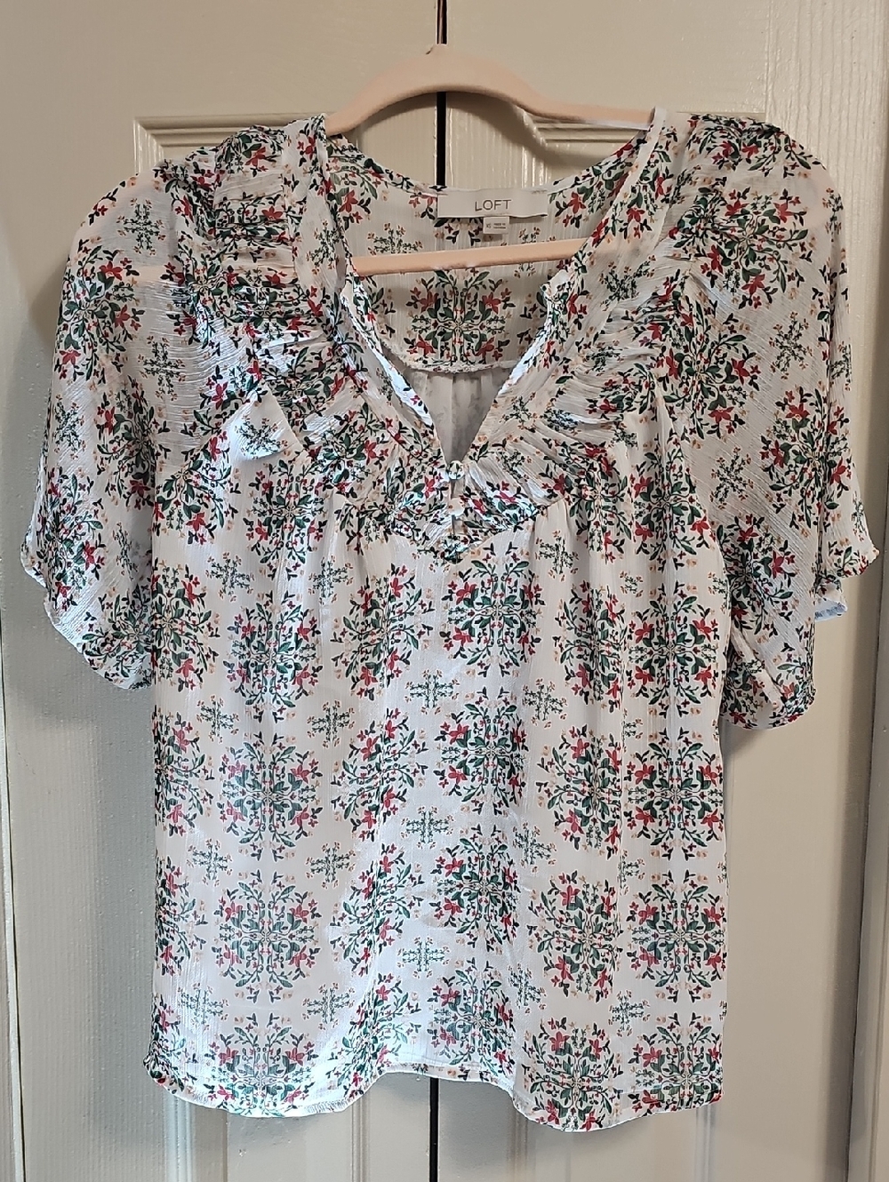 LOFT White Floral Short-Sleeve Ruffle V-Neck Blouse